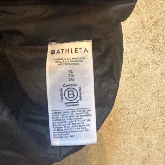 Athleta Black Puffer Vest - Picture 5 of 8